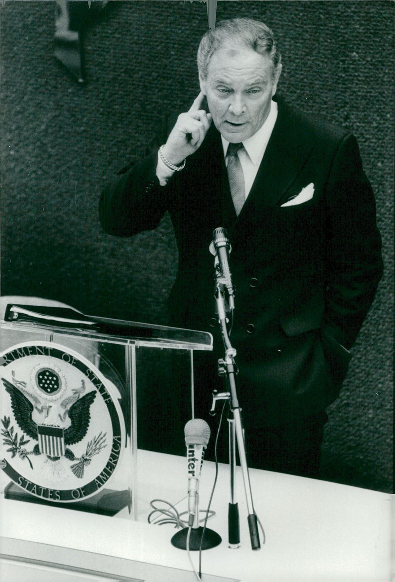 US politician Alexander Haig, F.D. The White House Chief of Staff speaks at the conference on the Polish crisis - Vintage Photograph