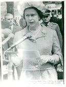 Queen Elizabeth holds his first speech during the German voyage. - Vintage Photograph