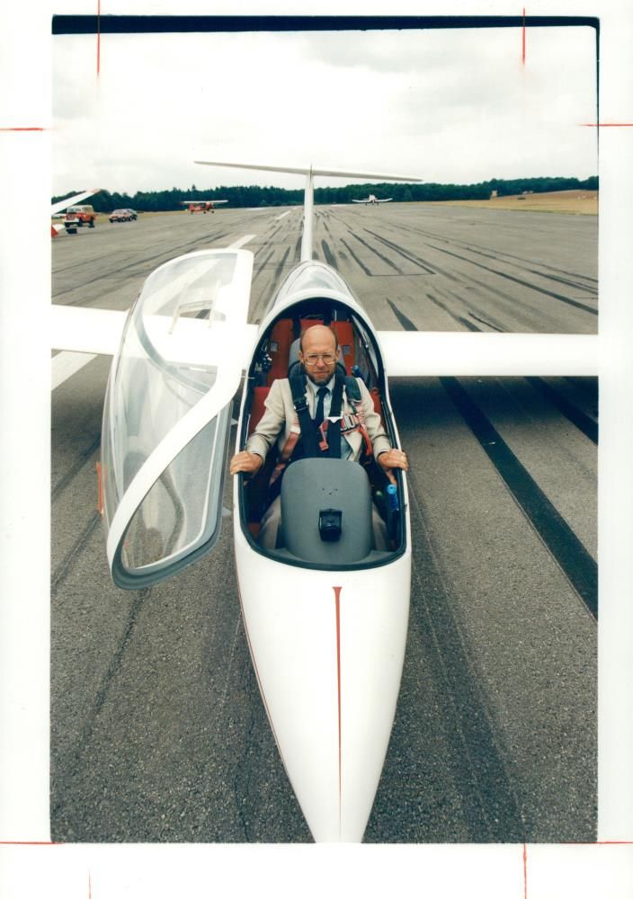 Jonathan Sales gliding lesson. - Vintage Photograph