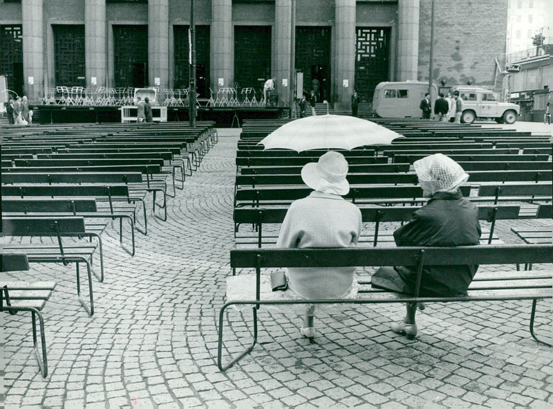 The concert at the Concert Hall was raining - Vintage Photograph