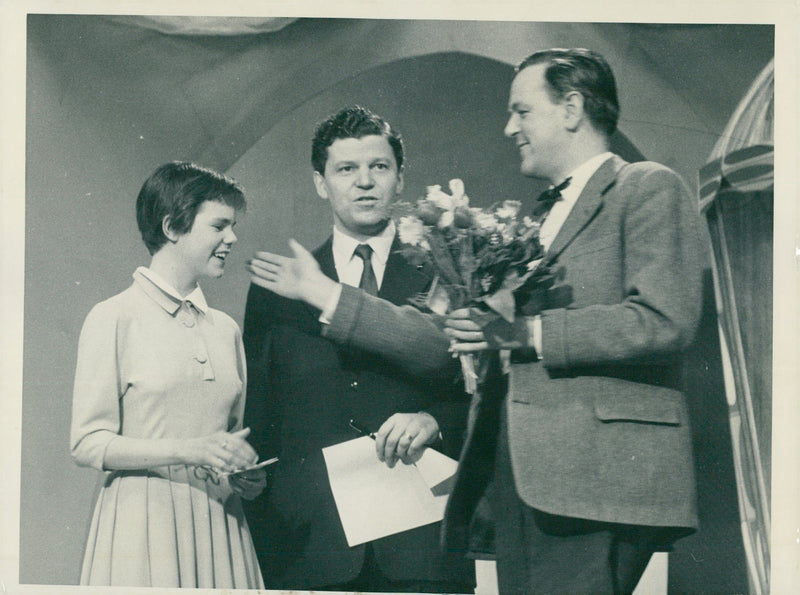 1957. TV, oktober-december - Vintage Photograph