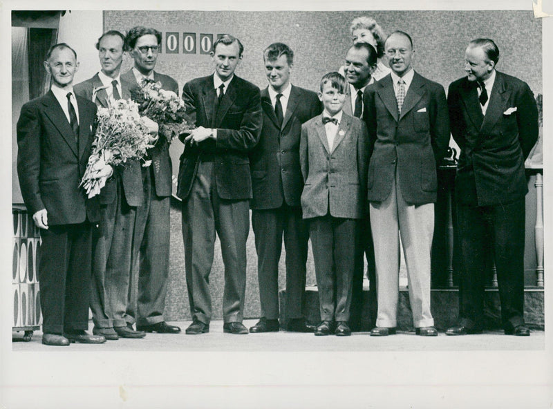 1958 TREARD VASTERN DAGBLADETS VERDI STYLE GANGEN KRONA NILS ROTH JOHN - Vintage Photograph