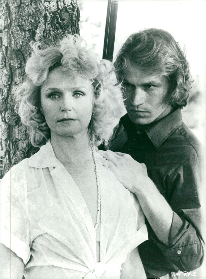 Lee Remick and Michael Beck in "Gisslan" - Vintage Photograph