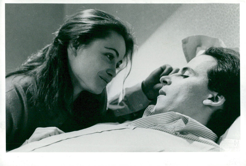 Emmanuelle Béart och Patrick Flerry i "Inspired" - Vintage Photograph