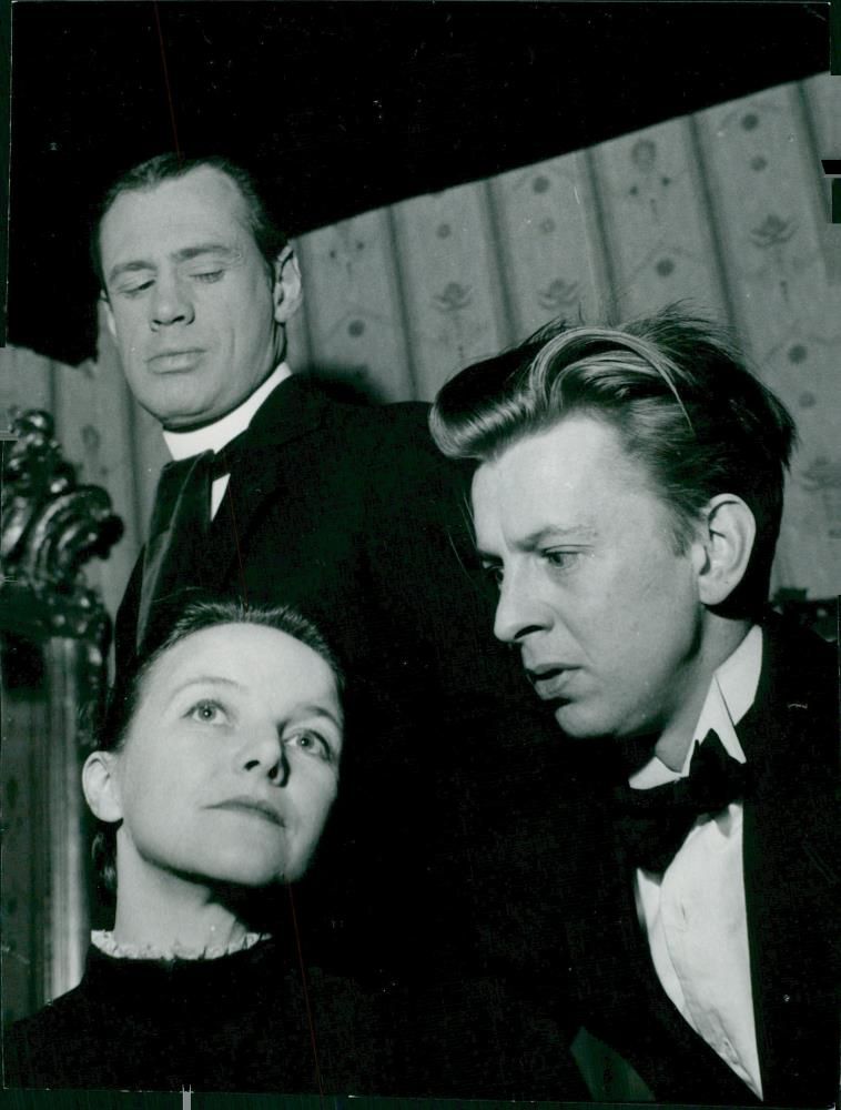 Peter Lindegren, Anna-Stina Osslund and Arne Ragneborn in the "Pelican" at the Artist - Vintage Photograph