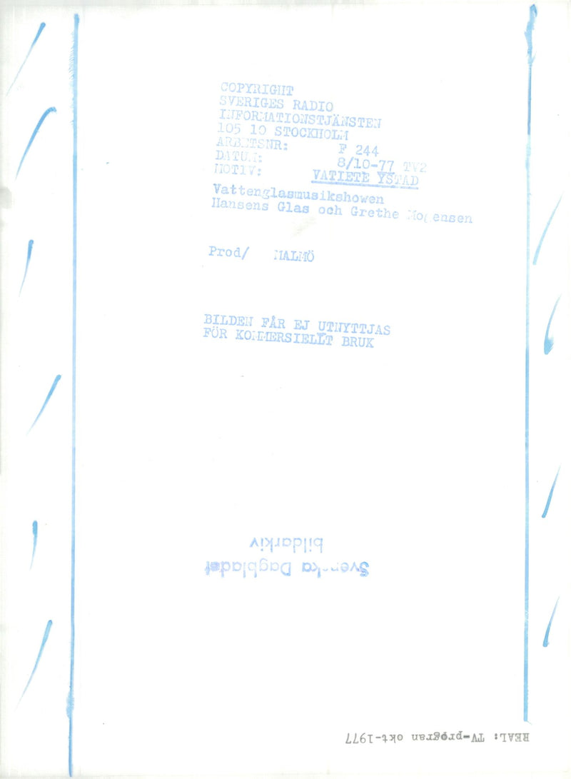 Water glass music show at VarietÃ© Ystad - Vintage Photograph