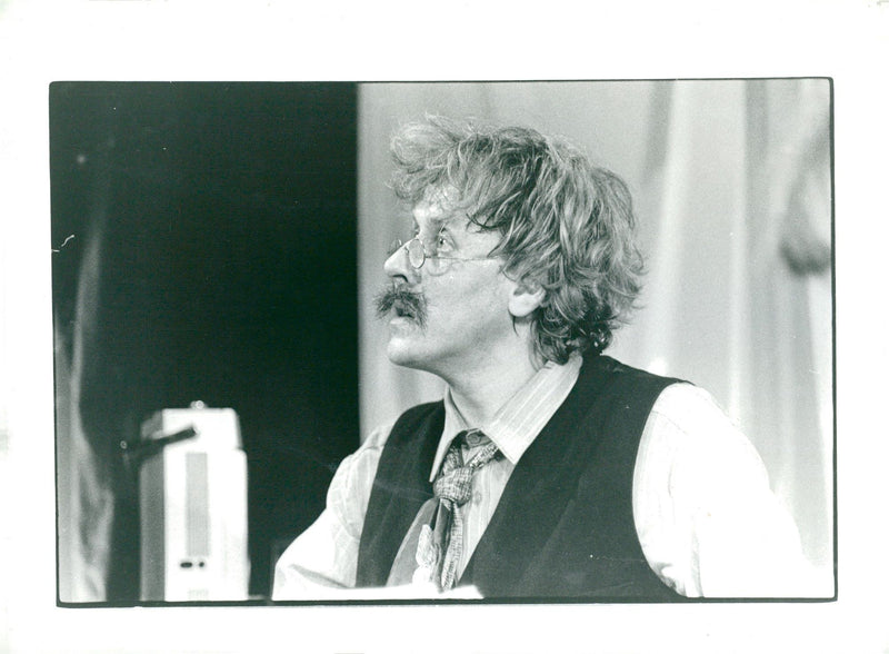 Lasse Eriksson in Dario FO's "Nothing Goes Up Against Mum's Grass" at Paniekeatern in Uppsala 1982 - Vintage Photograph