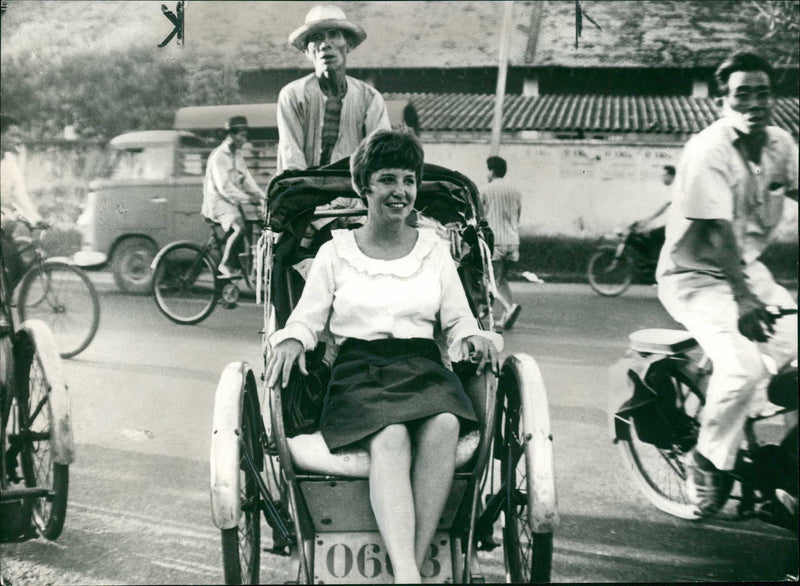 An off-duty trip to Saigon during Vietnam War - Vintage Photograph