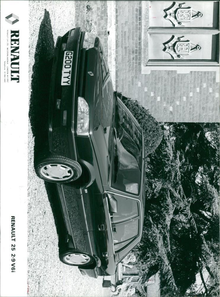 Renault 25 - Vintage Photograph