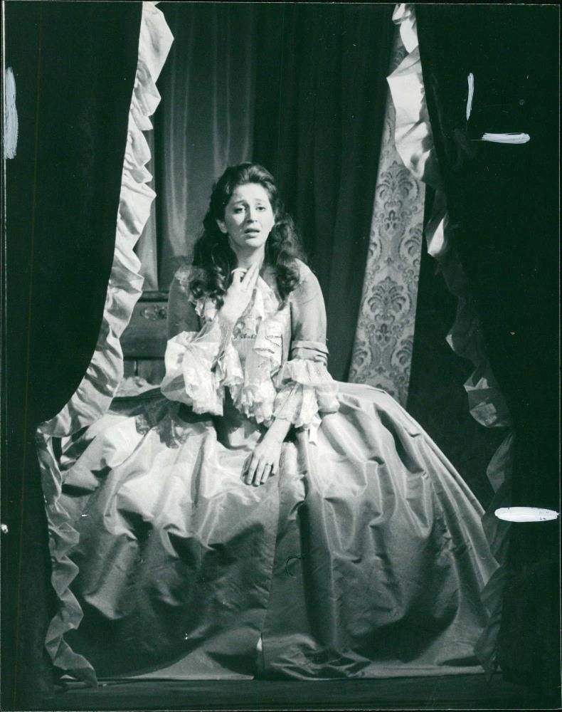 Isobel Buchanan - Vintage Photograph
