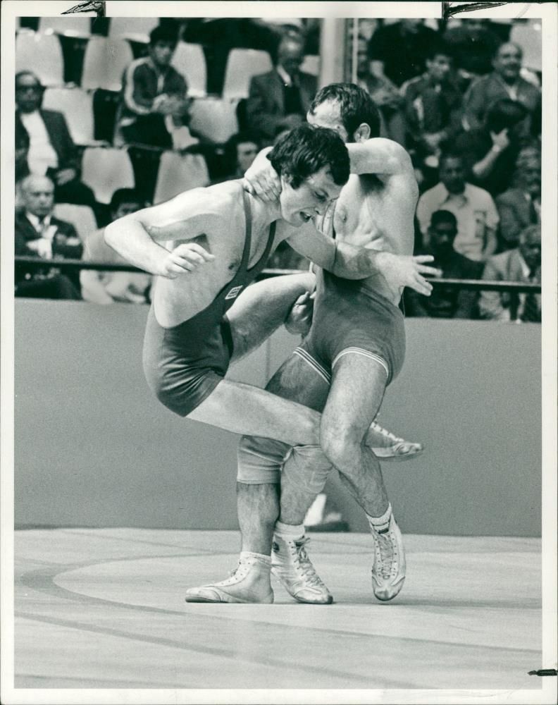 ken dawes in action at rumania petre coman. - Vintage Photograph