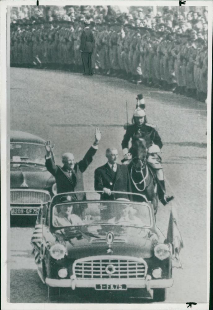 Dwight D. Eisenhower and Gen de Gaulle. - Vintage Photograph