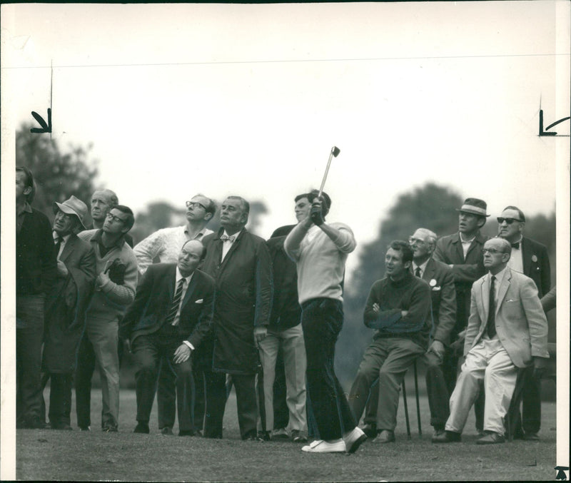 Bernard Gallacher Scottish professional golfer - Vintage Photograph