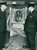 Tutankhamun solid gold death mask - Vintage Photograph