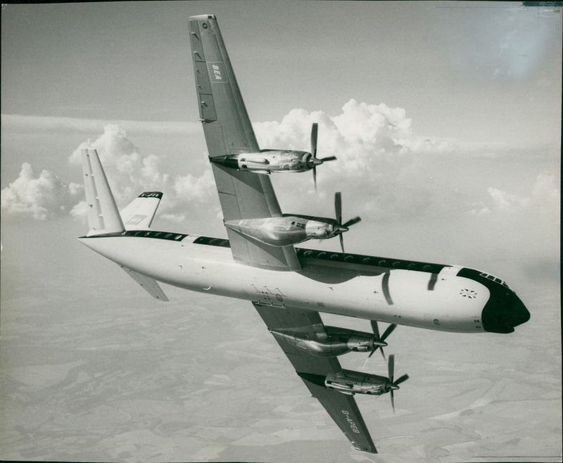 Aircraft: Vickers Vanguard - Vintage Photograph