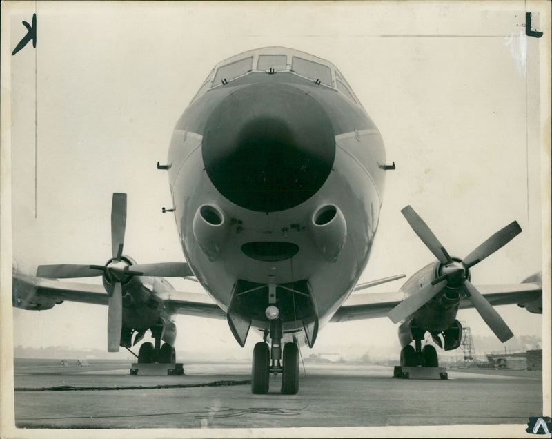 Aircraft: Vickers Vanguard - Vintage Photograph