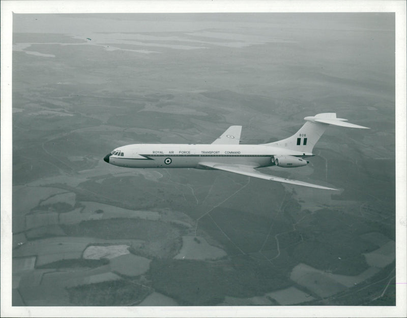Vickers VC10 - Vintage Photograph