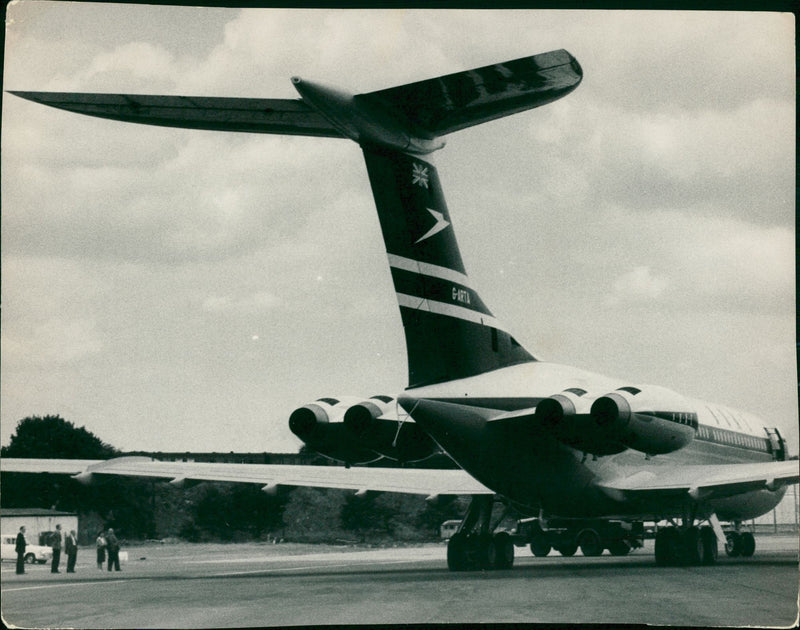 Vickers VC10 - Vintage Photograph