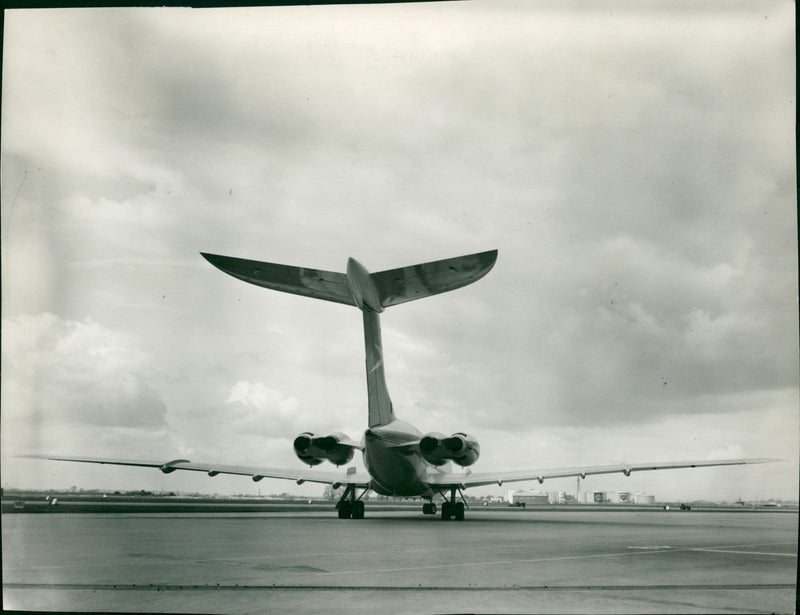 Vickers VC10 - Vintage Photograph