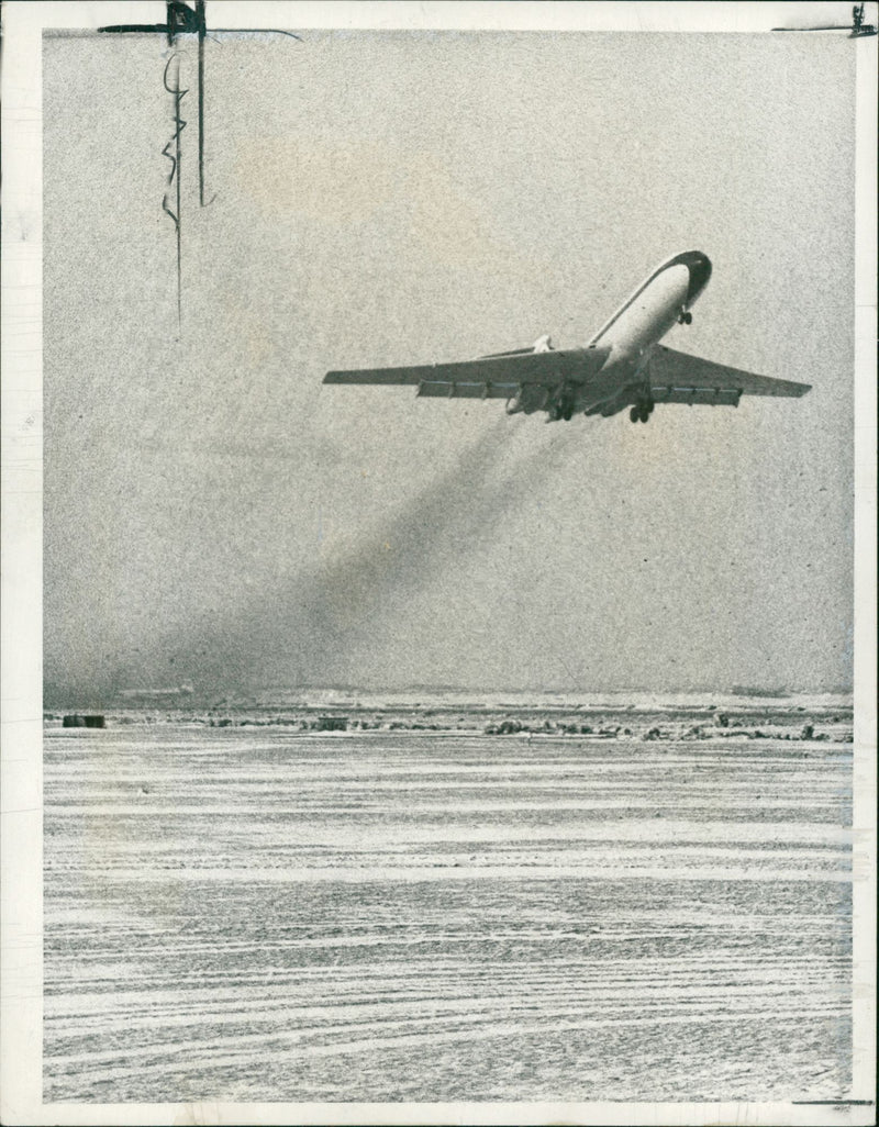 Vickers VC10 - Vintage Photograph