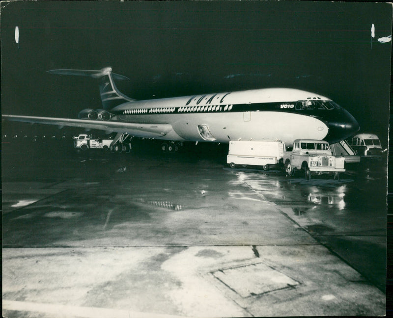 Vickers VC10 Jet airliner - Vintage Photograph