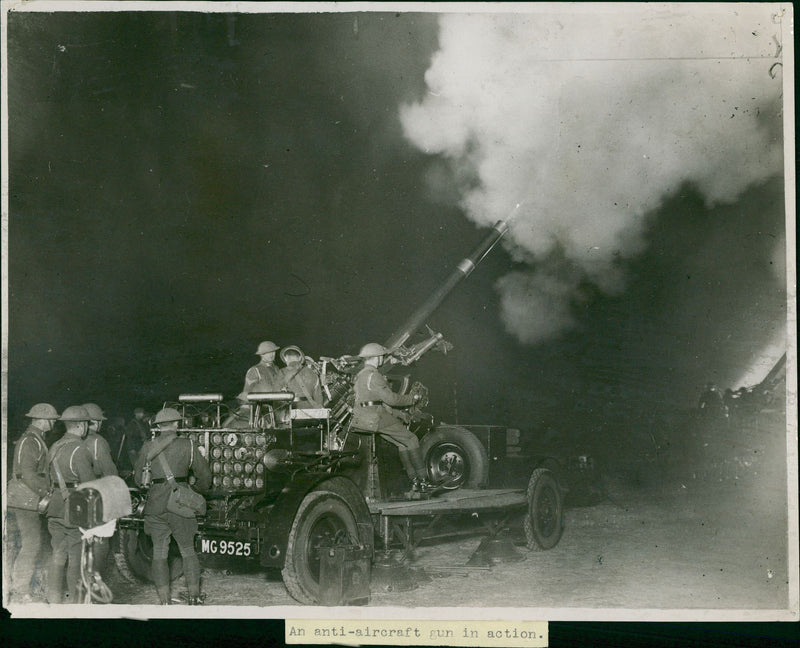 Anti-Aircraft Gun. - Vintage Photograph