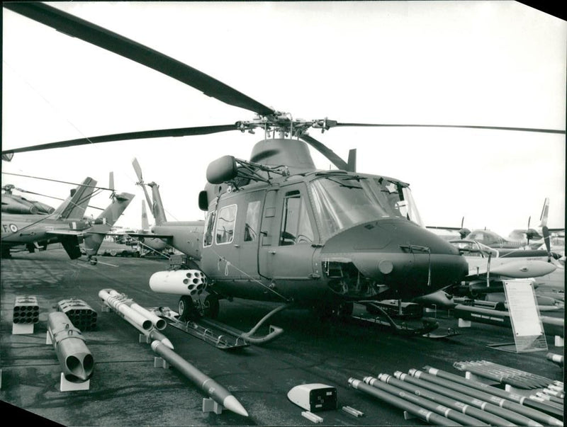 Aircraft: Helicopter: Griffon - Vintage Photograph