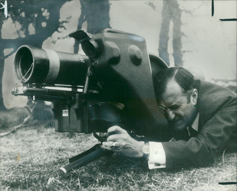 Guns: M.Yvon Bourgos at Milan, a new anti-tank - Vintage Photograph