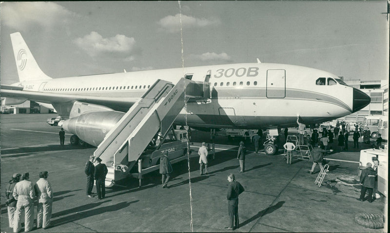 Aircraft: A 300 Airbus - Vintage Photograph