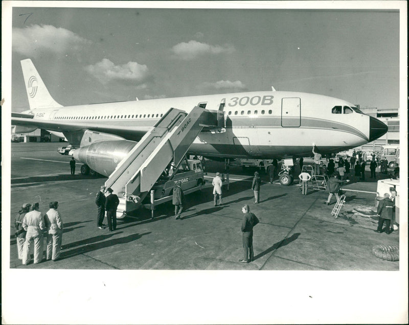 Aircraft: Airbus 300B - Vintage Photograph