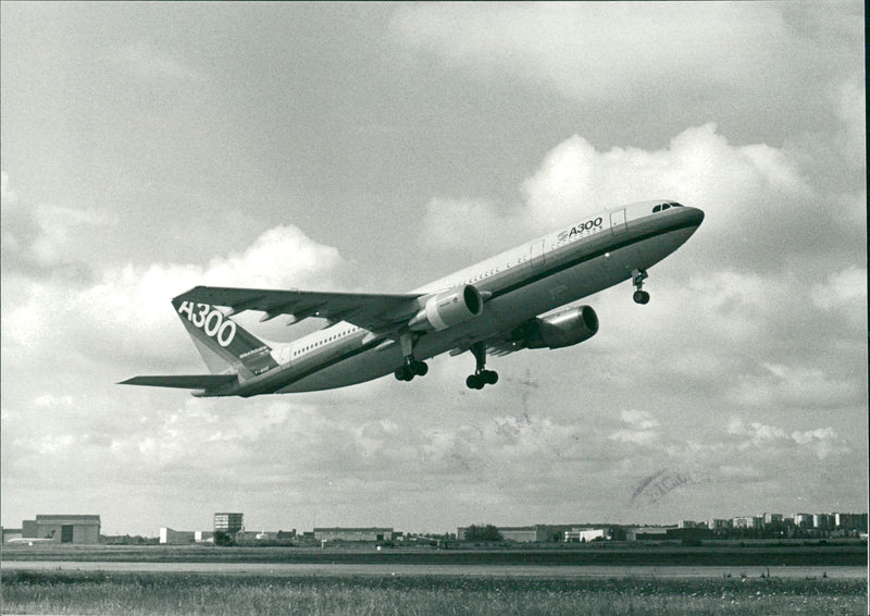 Aircraft: A 300 Airbus - Vintage Photograph