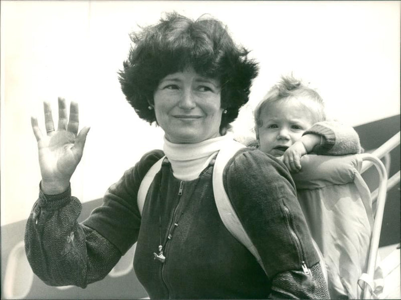 South America: Peru Archaeology Expedition: Dr. Ann Kendall. - Vintage Photograph