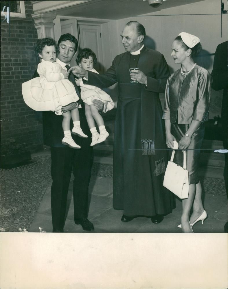 David Blair with wife Maryon Lane and their twins, Diana and Catherine. - Vintage Photograph
