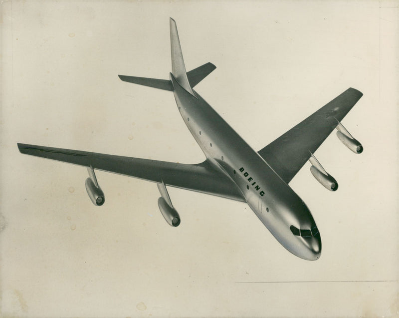 A scale model of the boeing 707. - Vintage Photograph