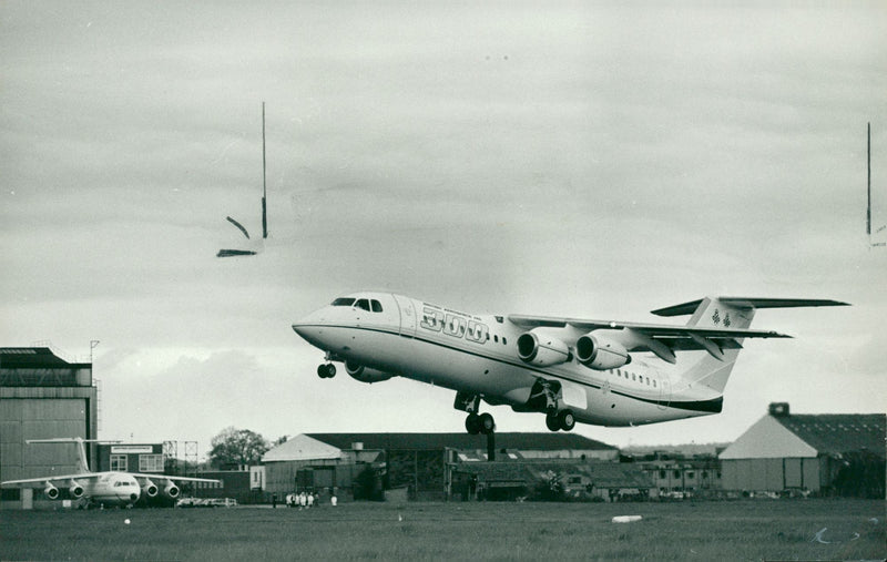 The bae 146-300 making its public debut. - Vintage Photograph