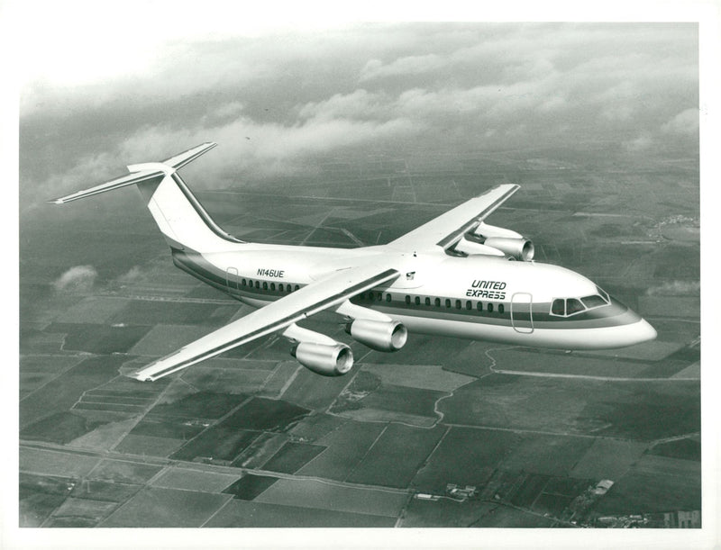 Air wisconsin bae 146-300. - Vintage Photograph