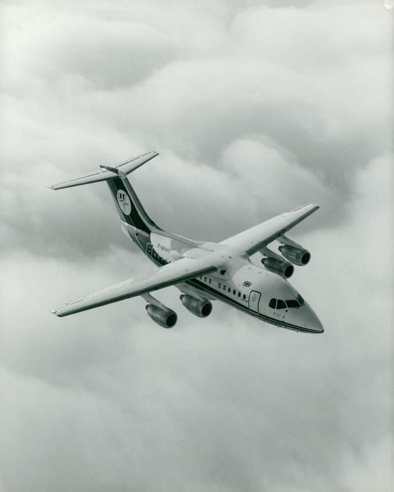 Airlines bae 146. - Vintage Photograph