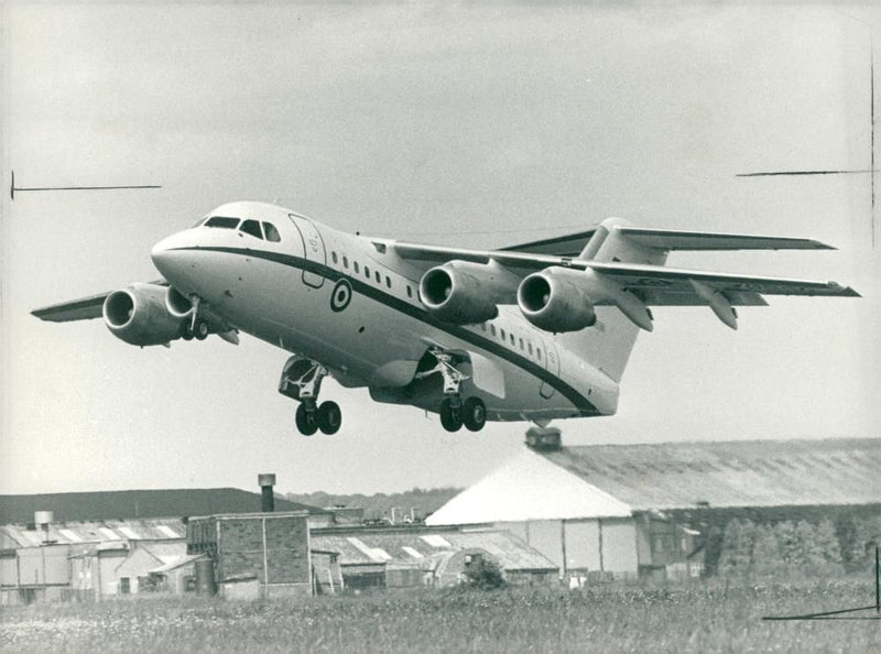 Airlines bae 146. - Vintage Photograph