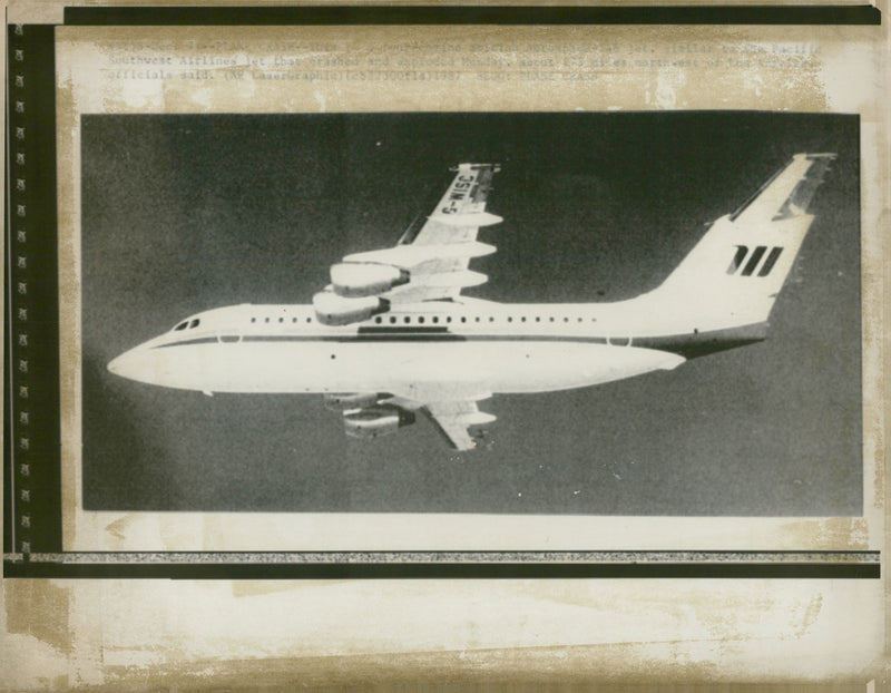 Airlines bae 146. - Vintage Photograph