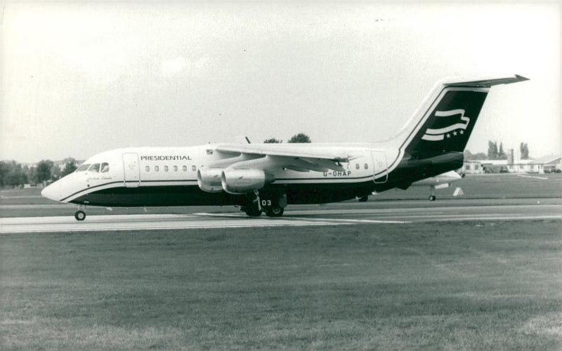 Airlines bae 146. - Vintage Photograph