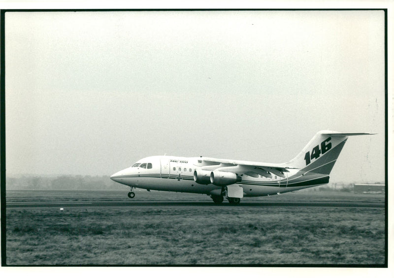 Airlines bae 146. - Vintage Photograph