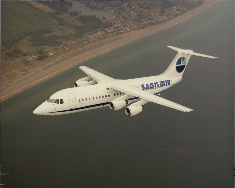 Airlines bae 146. - Vintage Photograph