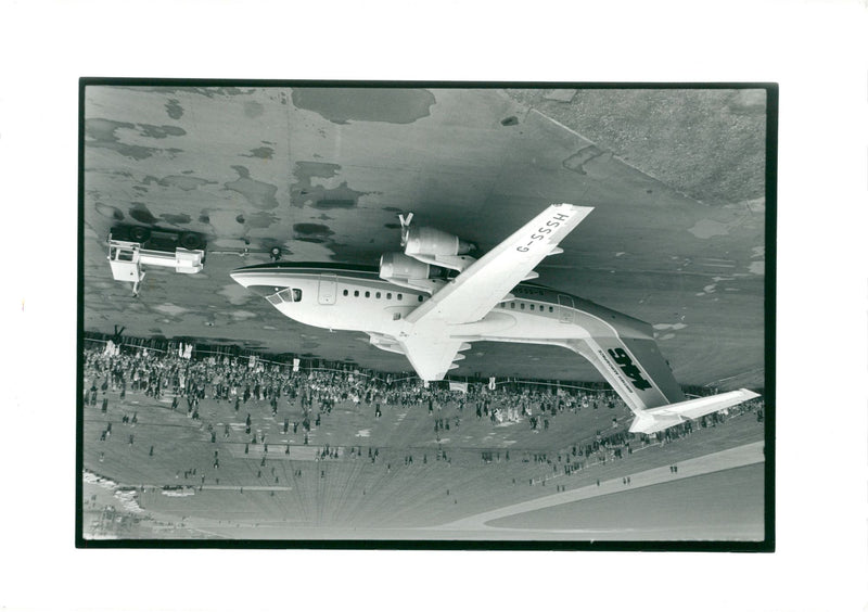 Airlines bae 146. - Vintage Photograph