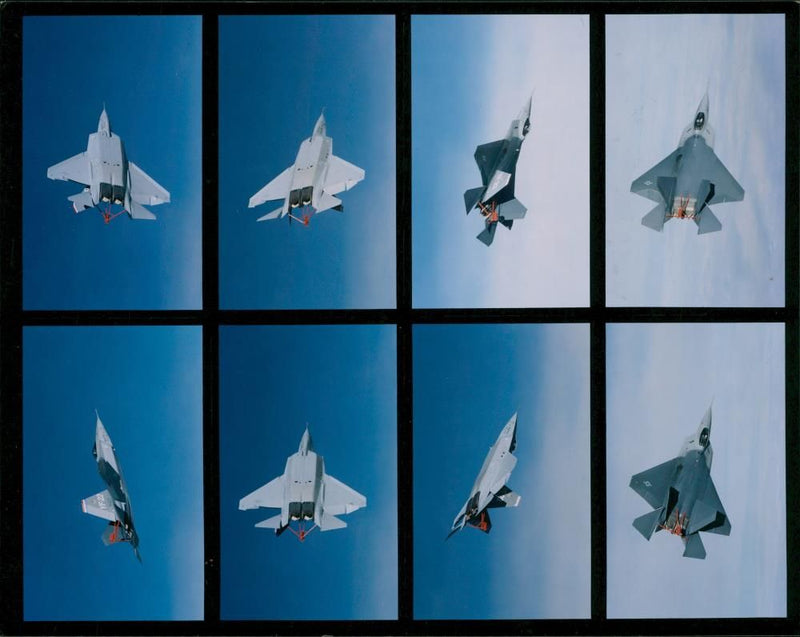Aircraft F-22 - Vintage Photograph