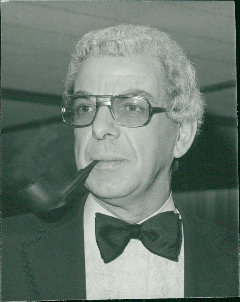 Barry Cryer Writer. - Vintage Photograph