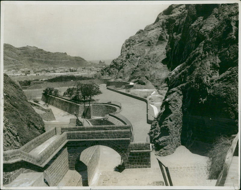 Aden: View of the capital of South Yemen. - Vintage Photograph