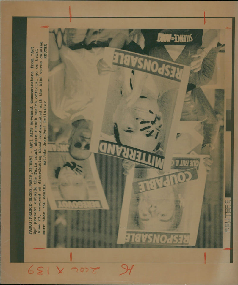 1992 FRENCH OFFICIAL ACCUSED DISTRIBUTING BLOOD CONTAMINATED PARIS PAUL FRANCE - Vintage Photograph