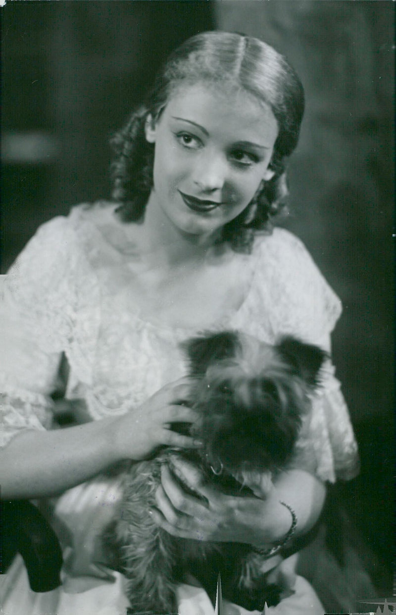 Portrait of actress Signe Hasso. - Vintage Photograph