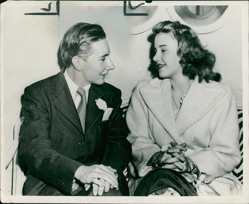 Viscount Furness (2nd): Anthony "Tony" Furness and Peggy Ann Garner. - Vintage Photograph