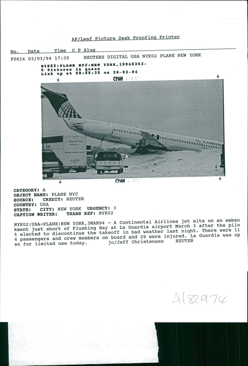 AIRCRAFT CRASH, CONTINENTAL AIRLINES, MD-80 - Vintage Photograph